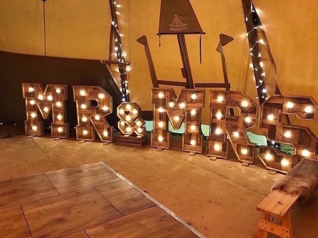 Rustic Light Up Mr & Mrs Letters